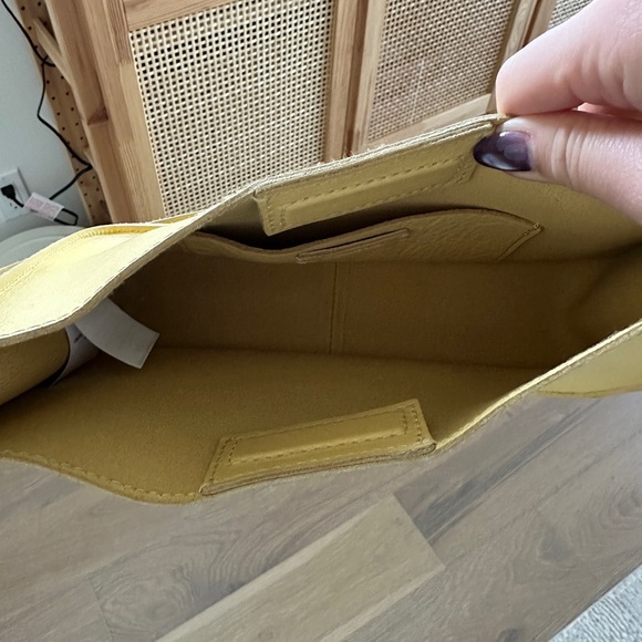 Madewell Sydney Hobo Shoulder Bag - Light Yellow - Picture 3 of 7